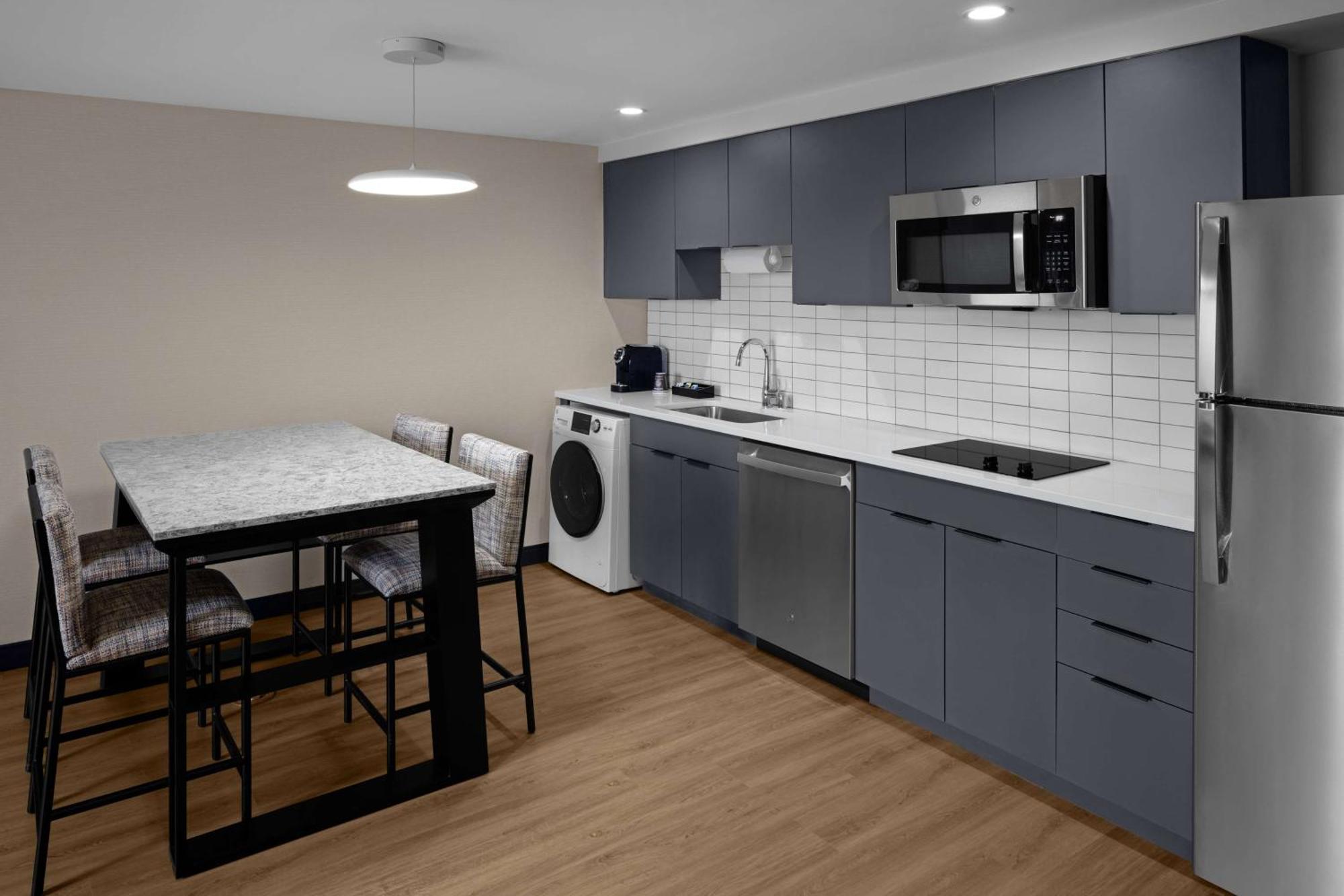 Hotel Homewood By Hilton At Epiccentral Grand Prairie